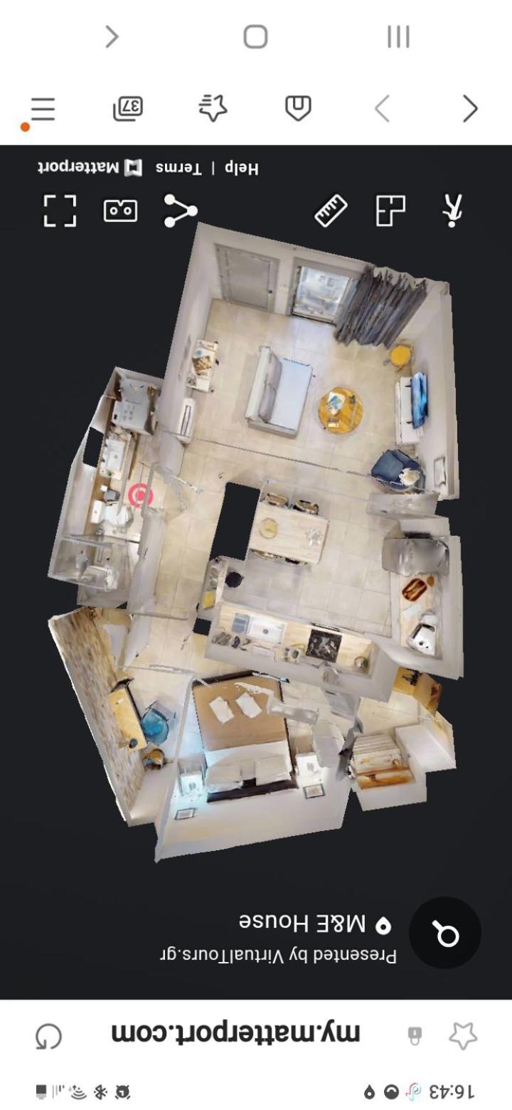 M&e House